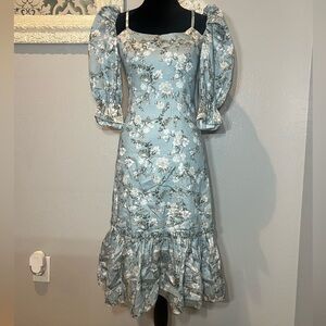 Reveux Floral Blue Puff Sleeve Dress